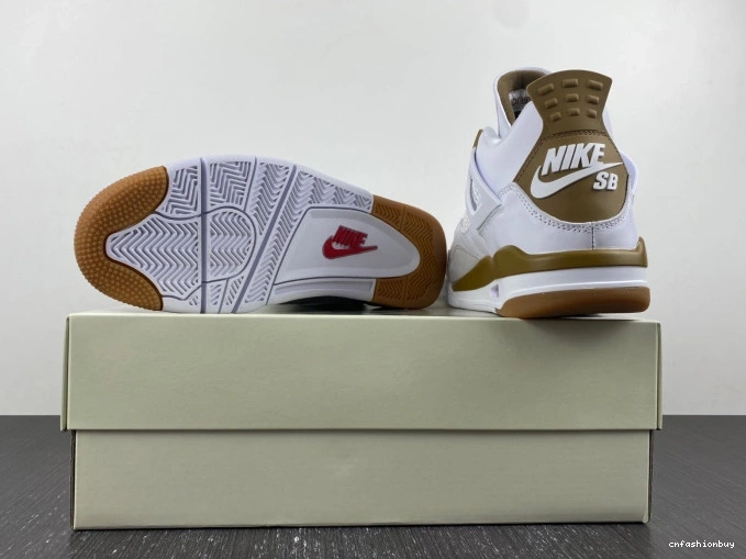 SB 4 DR5415-120 Retro Jordan 0807